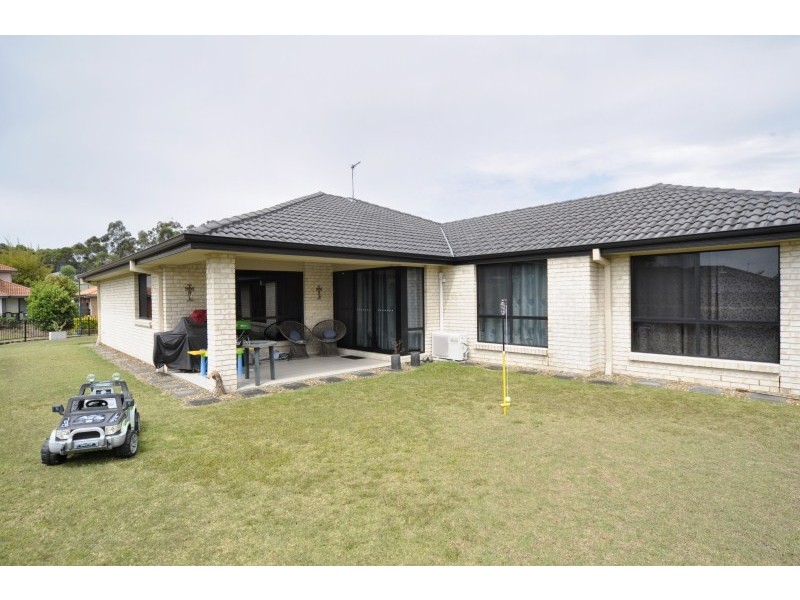 62 Coachwood Drive, Molendinar QLD 4214
