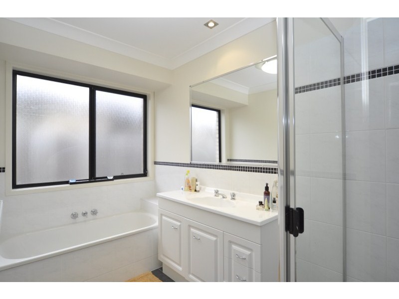 62 Coachwood Drive, Molendinar QLD 4214