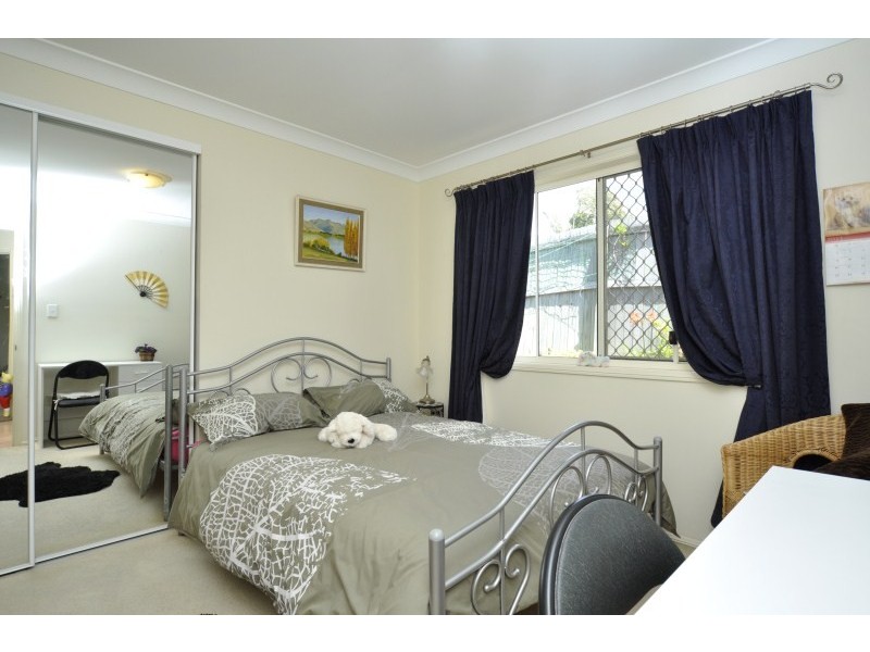 2/6 Usher Avenue, Labrador QLD 4215