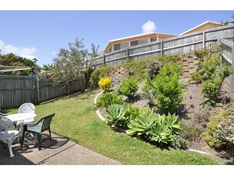 2/6 Usher Avenue, Labrador QLD 4215