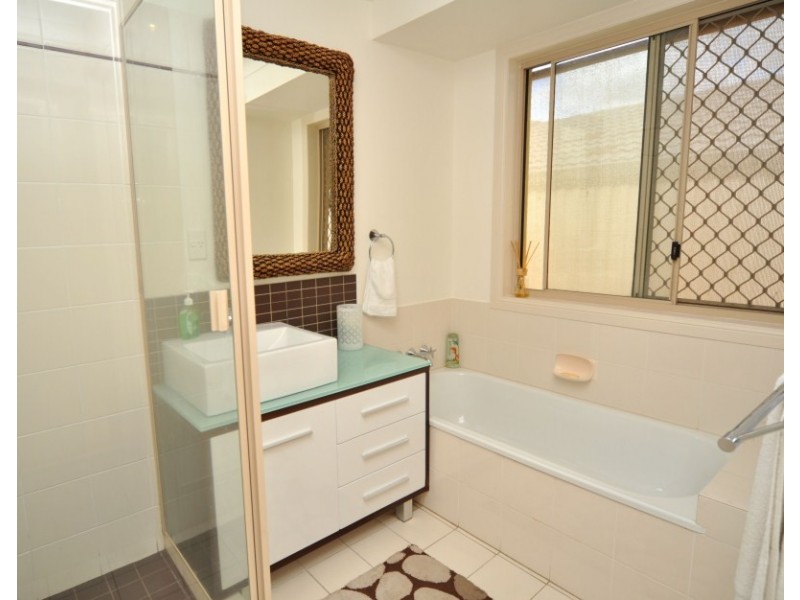 35 Inverness Way, Parkwood QLD 4214