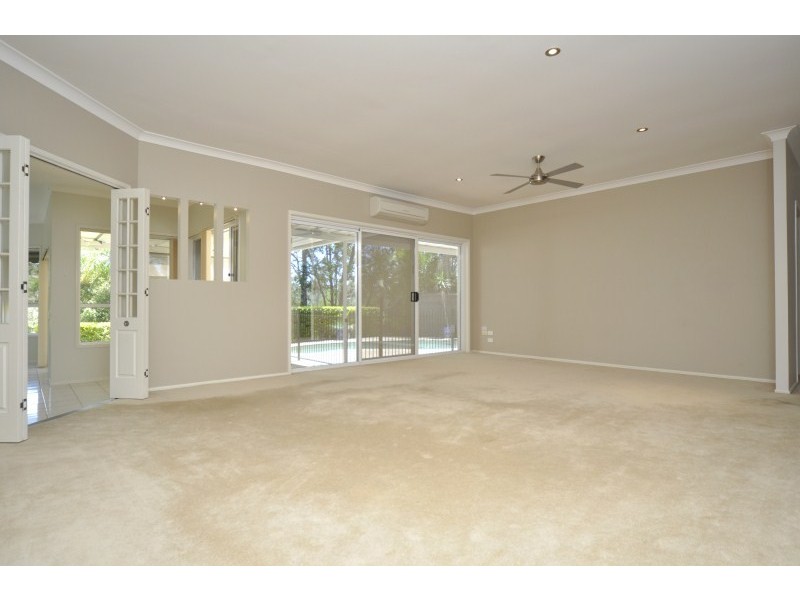 15 Desert Falls Crescent, Parkwood QLD 4214