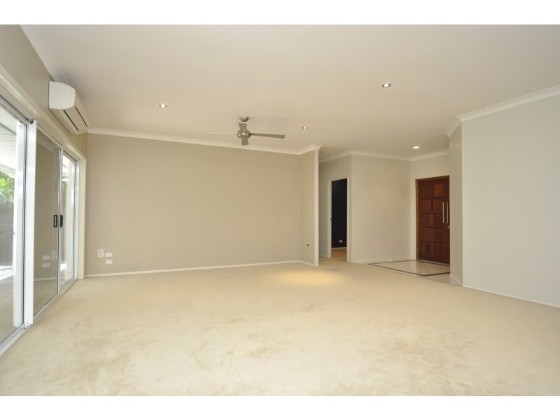 15 Desert Falls Crescent, Parkwood QLD 4214