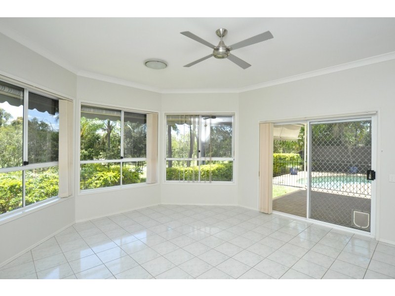 15 Desert Falls Crescent, Parkwood QLD 4214