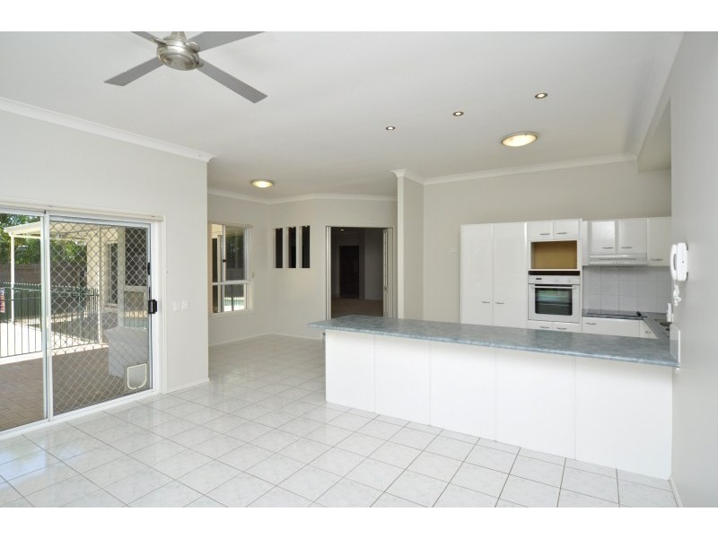 15 Desert Falls Crescent, Parkwood QLD 4214