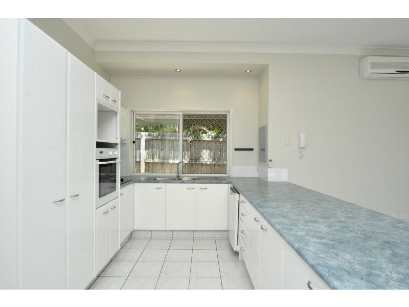 15 Desert Falls Crescent, Parkwood QLD 4214