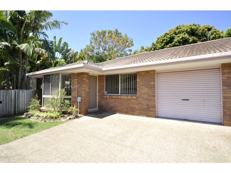 2/127 Central Street, Labrador QLD 4215