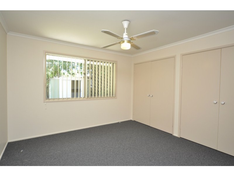 2/127 Central Street, Labrador QLD 4215