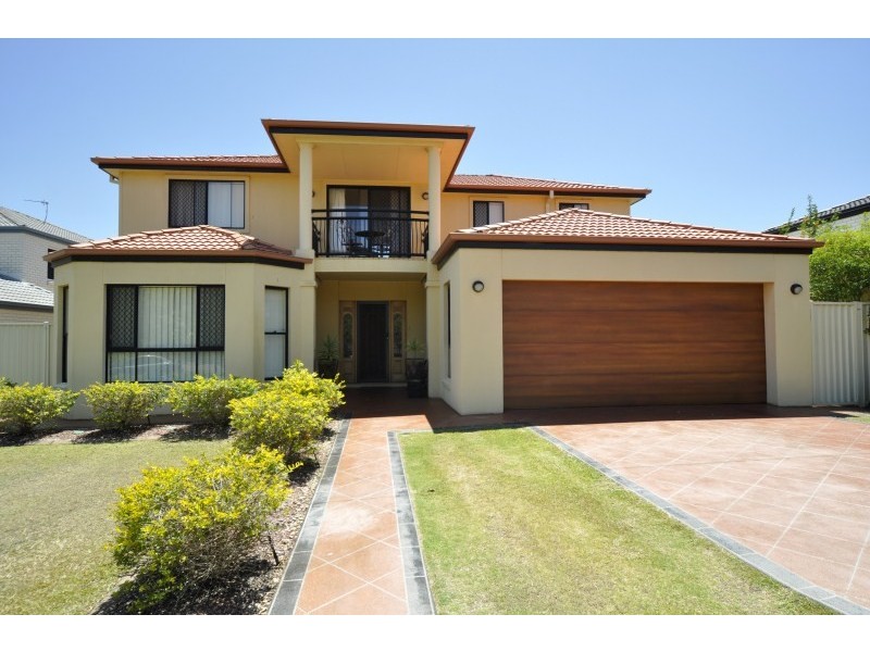 102 Crestwood Drive, Molendinar QLD 4214