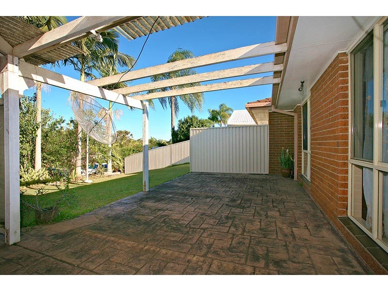 2 Carnoustie Court, Arundel QLD 4214