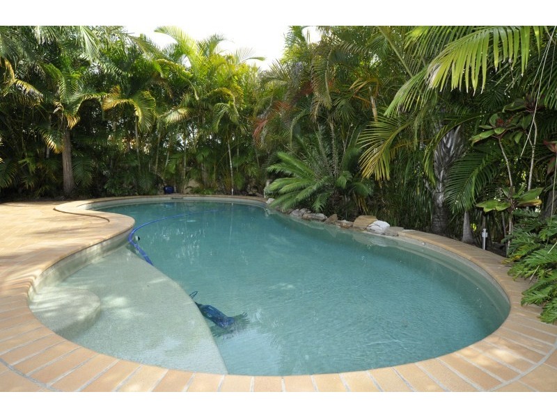 72 Arun Drive, Arundel QLD 4214