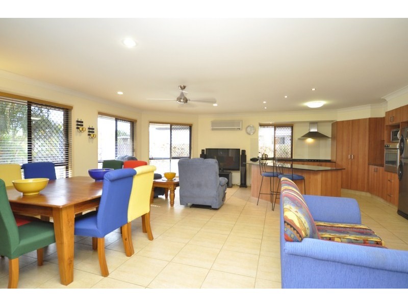 72 Arun Drive, Arundel QLD 4214