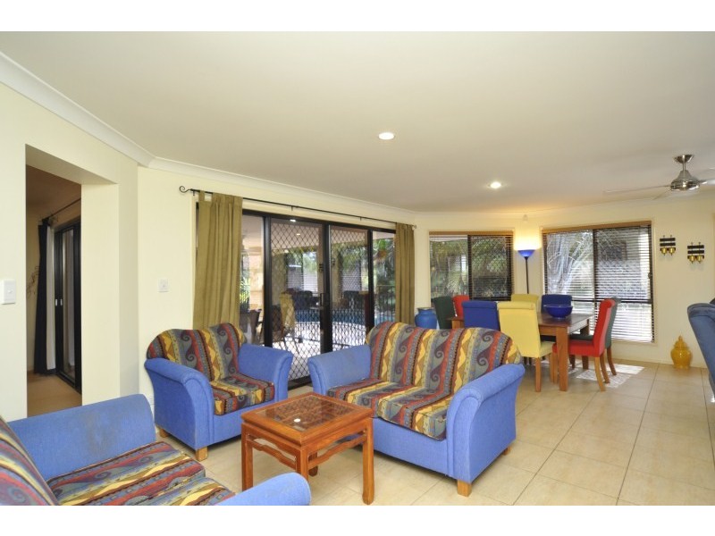 72 Arun Drive, Arundel QLD 4214