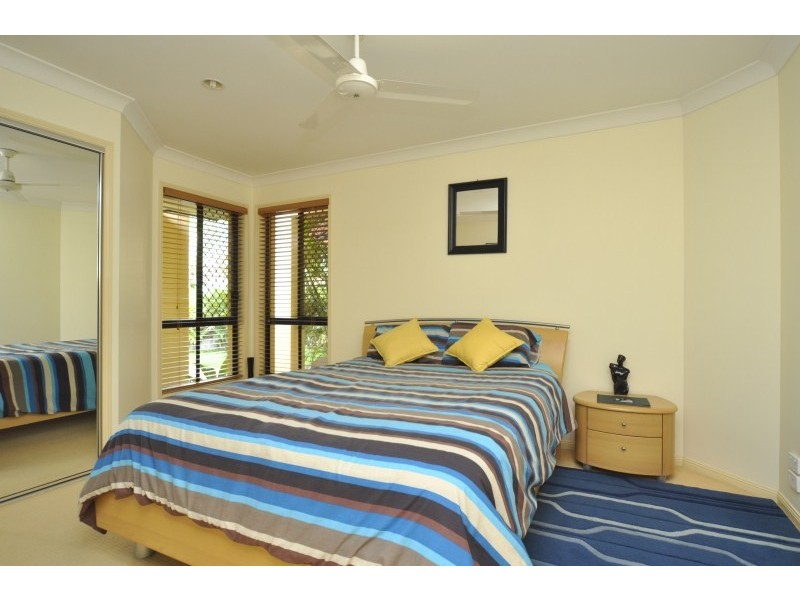 72 Arun Drive, Arundel QLD 4214