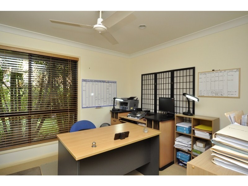 72 Arun Drive, Arundel QLD 4214