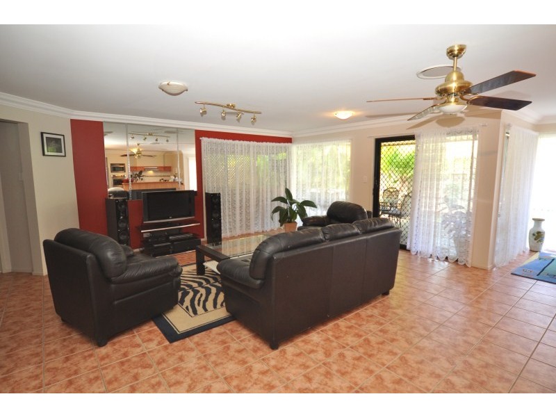 22 Dellwood Circuit, Molendinar QLD 4214