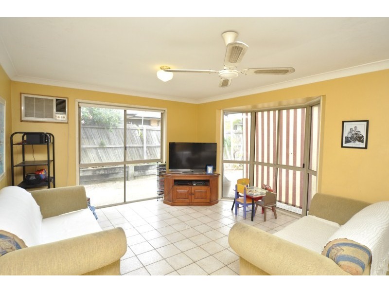 2/27 Nina Parade, Arundel QLD 4214
