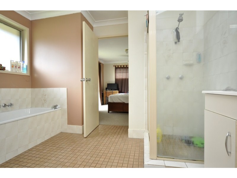 2/27 Nina Parade, Arundel QLD 4214