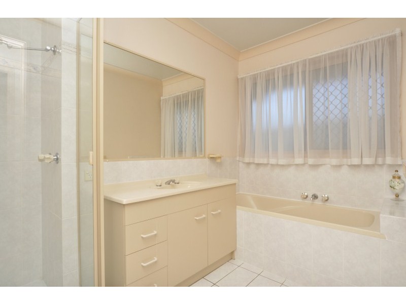 4 Bill Court, Parkwood QLD 4214