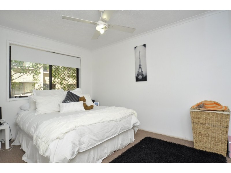 9/25 Ahern Street, Labrador QLD 4215