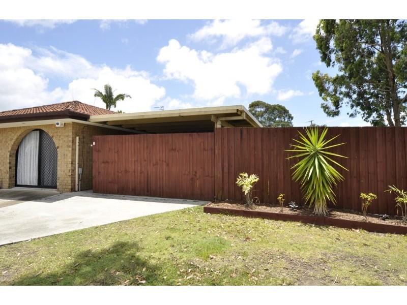 1/3 Orkney Place, Labrador QLD 4215