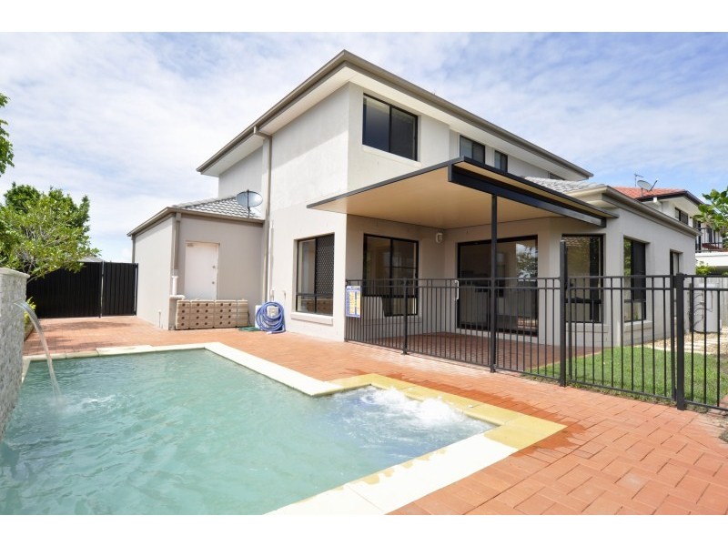 89 Highcrest Circuit, Molendinar QLD 4214