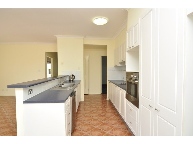 89 Highcrest Circuit, Molendinar QLD 4214