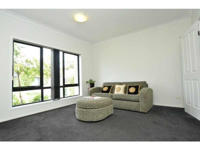 89 Highcrest Circuit, Molendinar QLD 4214