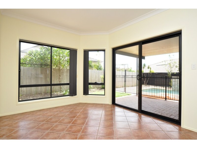 89 Highcrest Circuit, Molendinar QLD 4214