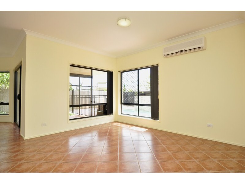 89 Highcrest Circuit, Molendinar QLD 4214