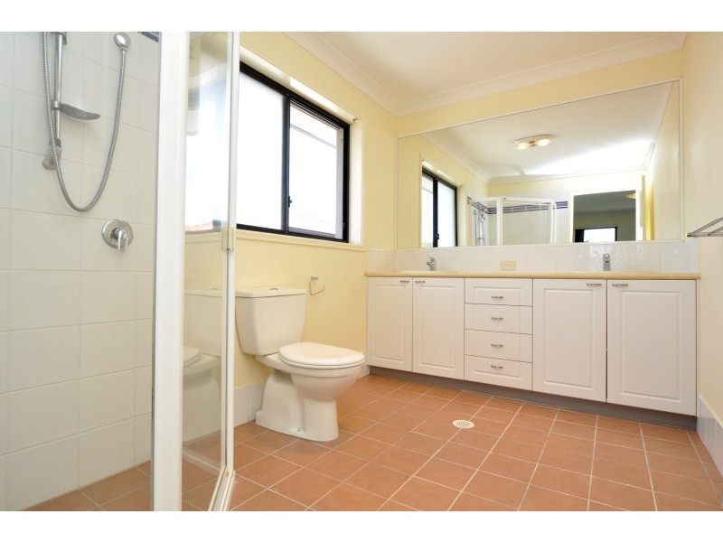 89 Highcrest Circuit, Molendinar QLD 4214