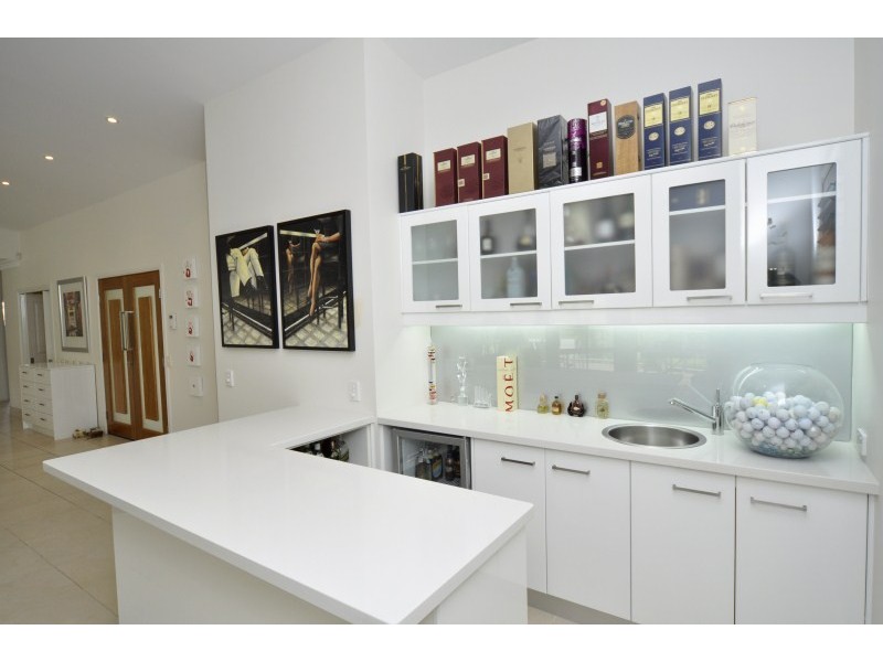 72 Arnold Palmer Drive, Parkwood QLD 4214