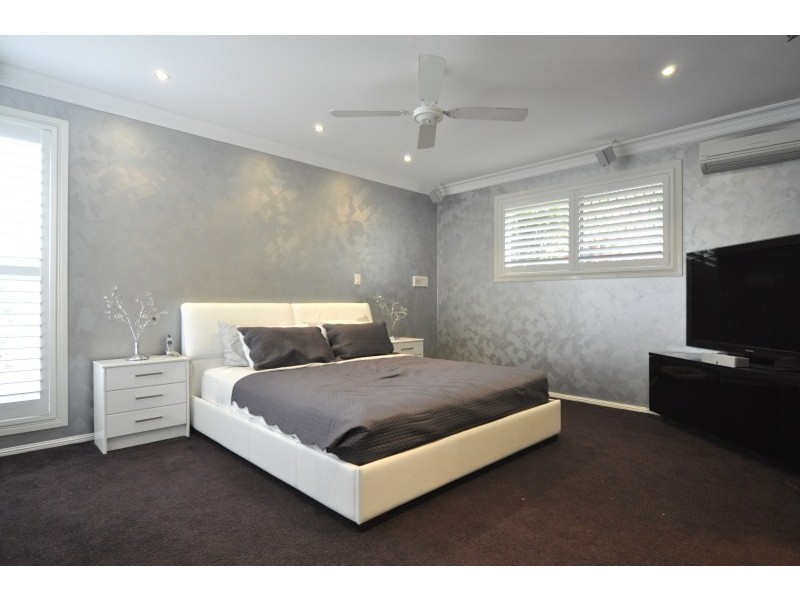 72 Arnold Palmer Drive, Parkwood QLD 4214