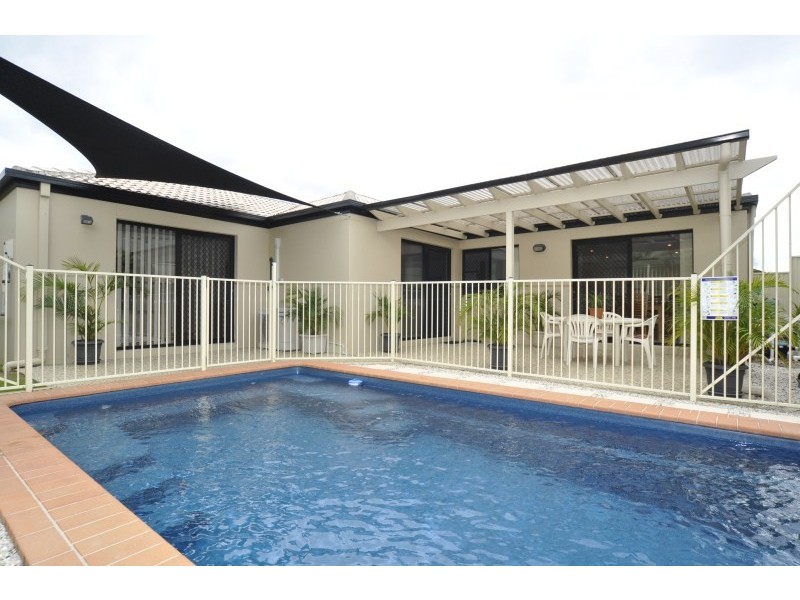 37 Golden Bear Drive, Arundel QLD 4214