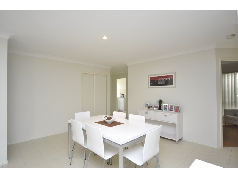 37 Golden Bear Drive, Arundel QLD 4214