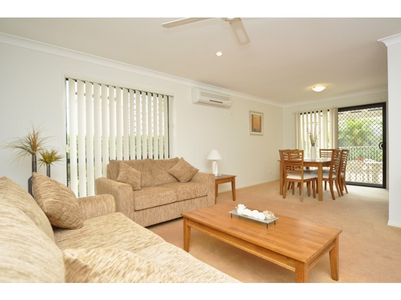 37 Golden Bear Drive, Arundel QLD 4214