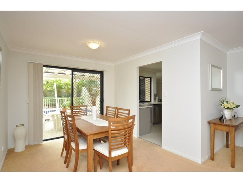 37 Golden Bear Drive, Arundel QLD 4214