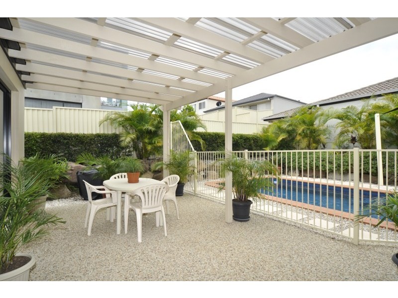 37 Golden Bear Drive, Arundel QLD 4214