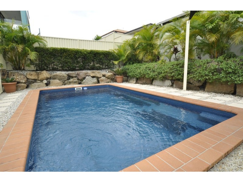 37 Golden Bear Drive, Arundel QLD 4214