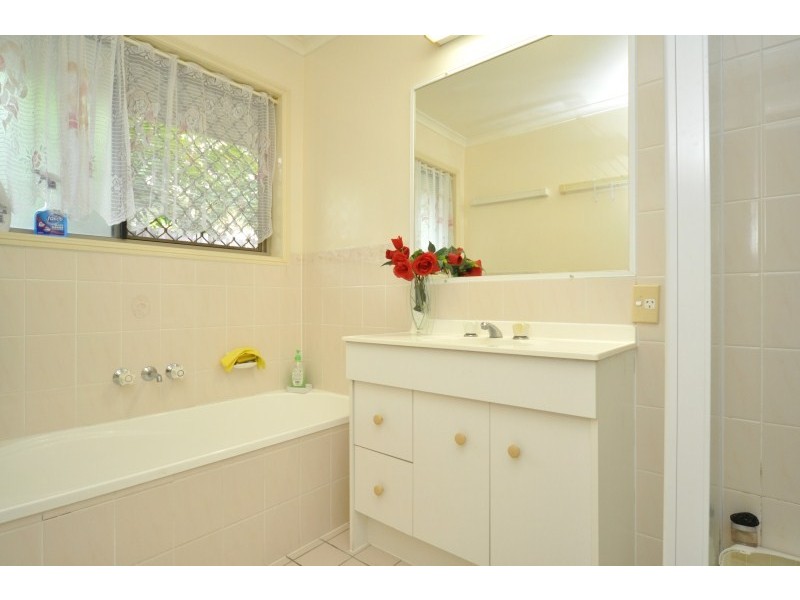 2 Strathalbyn Court, Parkwood QLD 4214