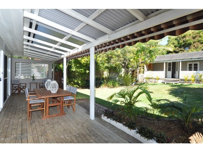 10 Kerr Avenue, Southport QLD 4215