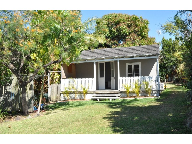 10 Kerr Avenue, Southport QLD 4215