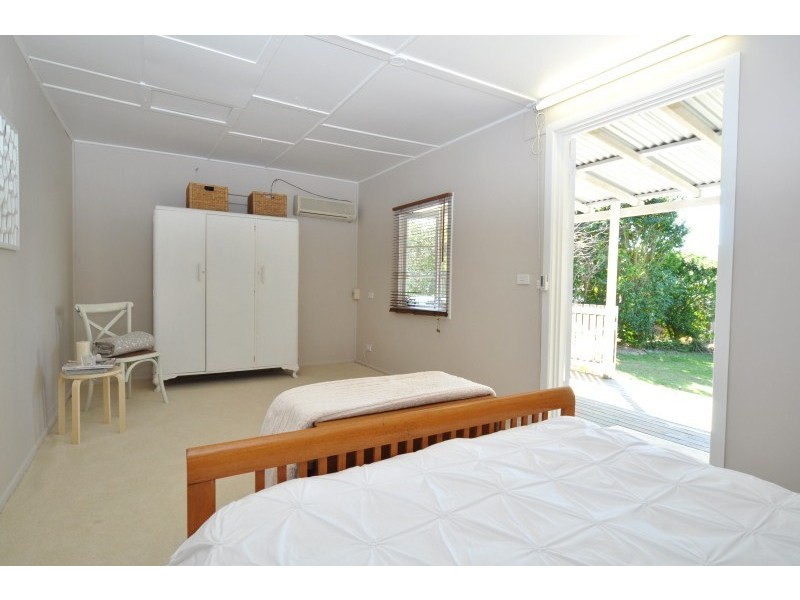 10 Kerr Avenue, Southport QLD 4215