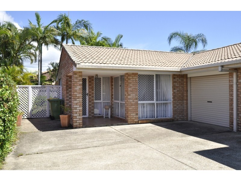 2/12 Coventry Court, Labrador QLD 4215