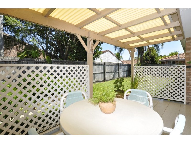 2/12 Coventry Court, Labrador QLD 4215