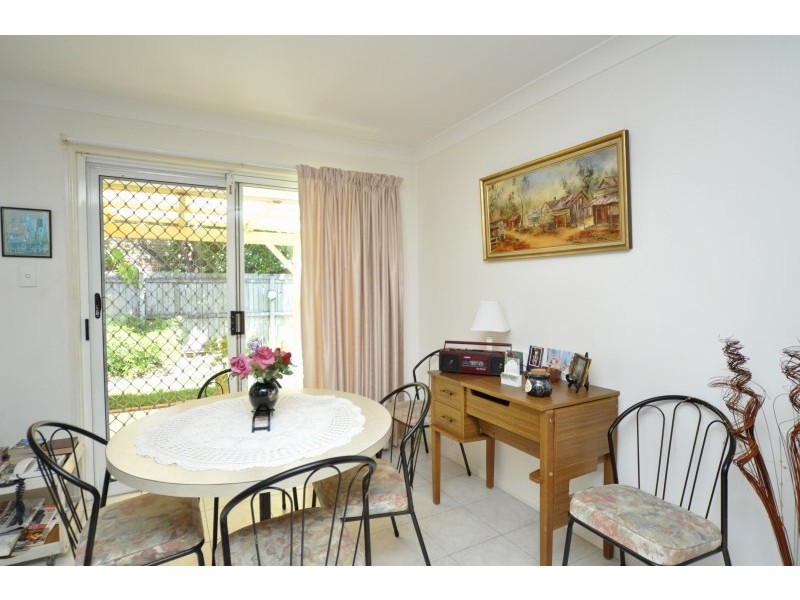 2/12 Coventry Court, Labrador QLD 4215