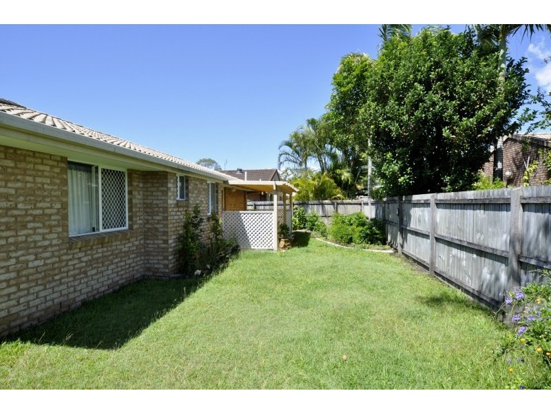 2/12 Coventry Court, Labrador QLD 4215