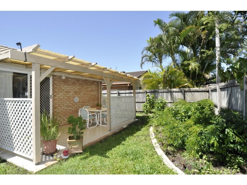 2/12 Coventry Court, Labrador QLD 4215