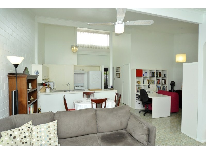 34/81 Olsen Avenue, Labrador QLD 4215