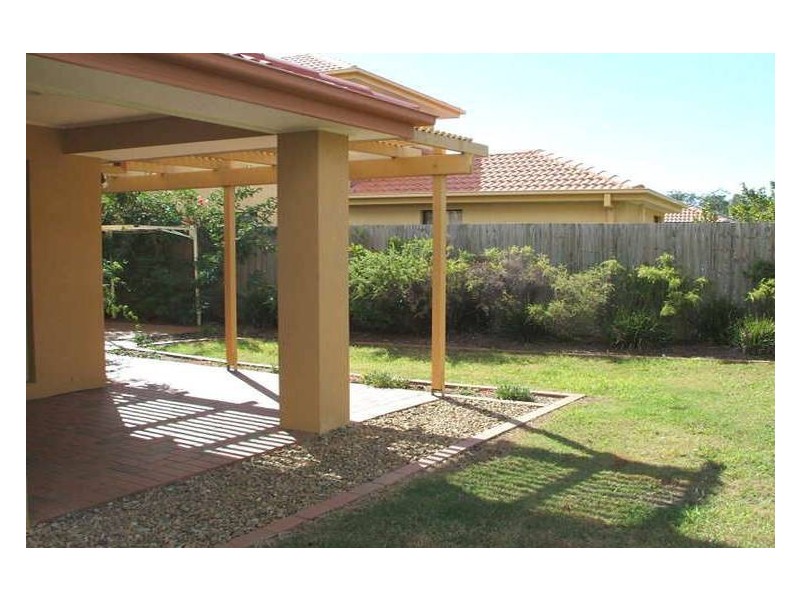 201 Crestwood Drive, Molendinar QLD 4214